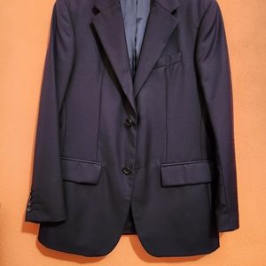 Banana Republic Men Suit. NEW. Never worn. Size 38 S